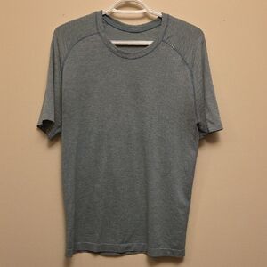 Lululemon Metal Vent Tech Short Sleeve Crew Neck Tshirt Size M